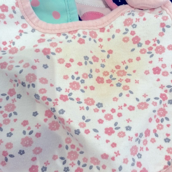 Carter's bib - Picture 2 of 4
